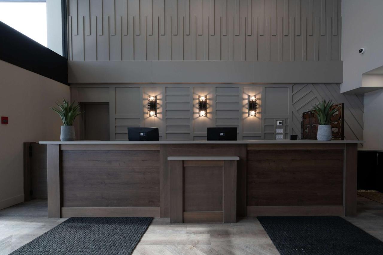 Prestige Kamloops Hotel Buitenkant foto