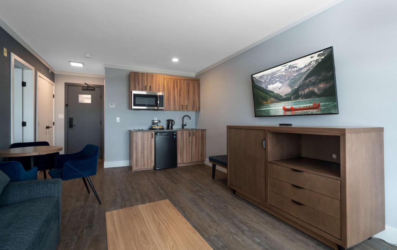 Prestige Kamloops Hotel Buitenkant foto