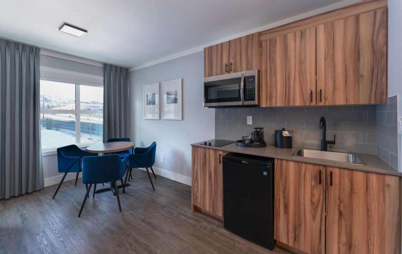 Prestige Kamloops Hotel Buitenkant foto