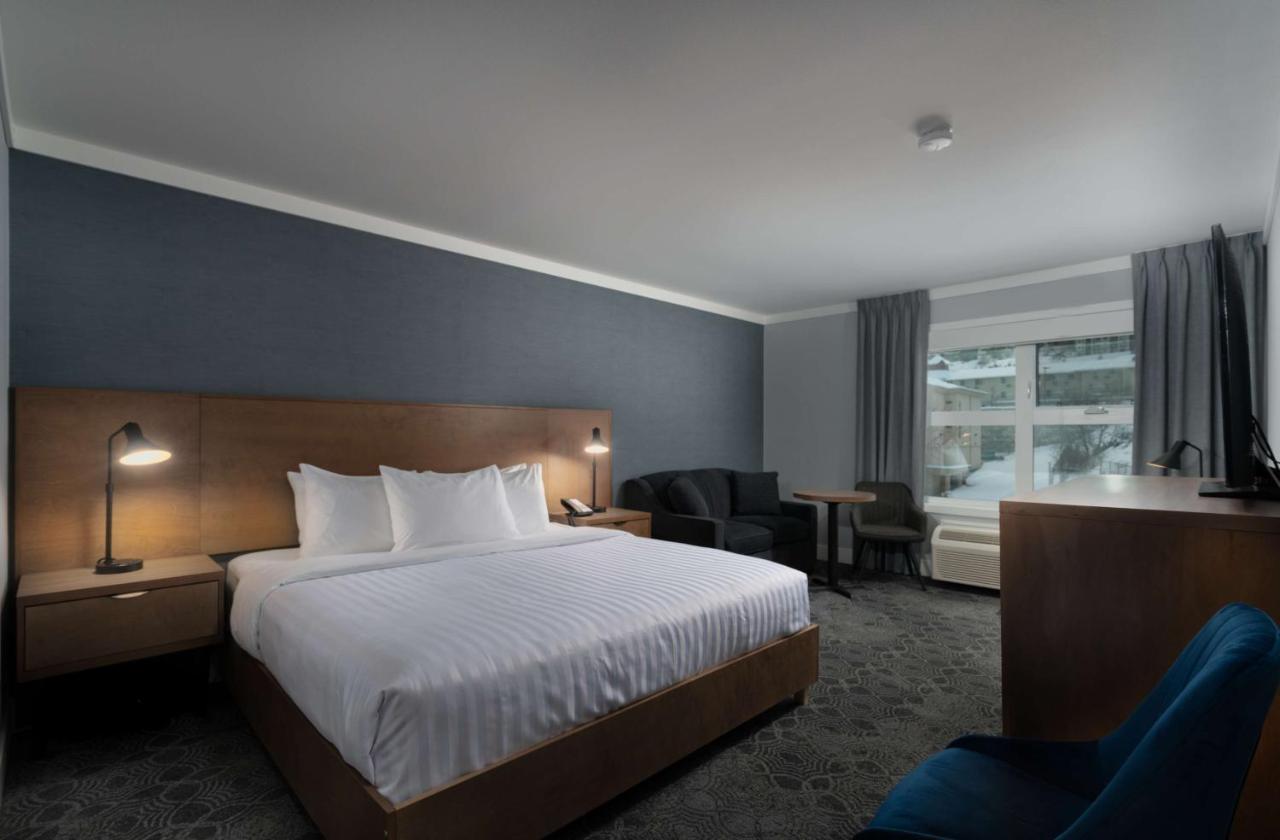 Prestige Kamloops Hotel Buitenkant foto